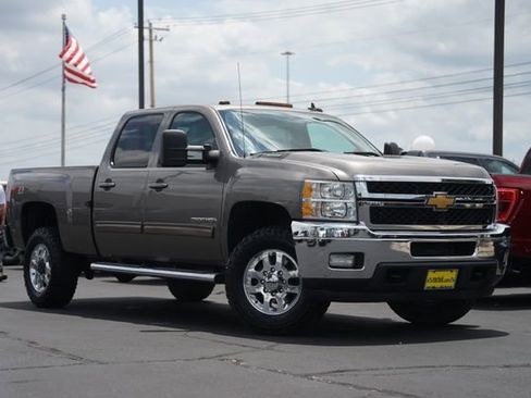 Used 2013 Chevrolet Silverado 2500 LTZ w/ LTZ Plus Package AWD/4WD image 2