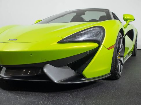 Used 2018 McLaren 570S Spider RWD image 32