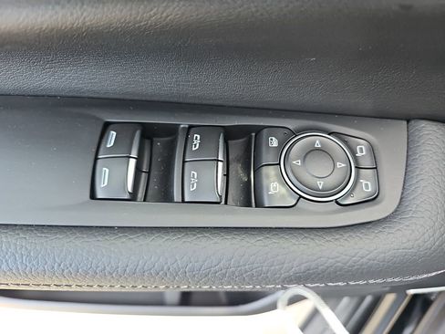 Used 2025 GMC Yukon Denali image 33