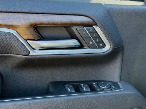 Used 2025 Chevrolet Silverado 2500 High Country w/ Technology Package image 22