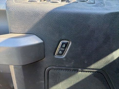 Used 2017 Ford F150 XLT w/ Equipment Group 301A Mid AWD/4WD image 18