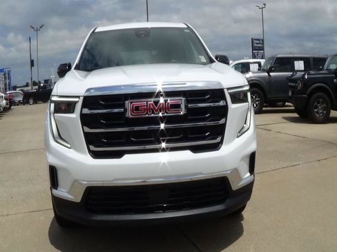 Used 2025 GMC Acadia Elevation FWD image 3