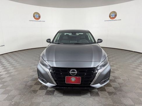 Used 2025 Nissan Altima 2.5 SV FWD image 16