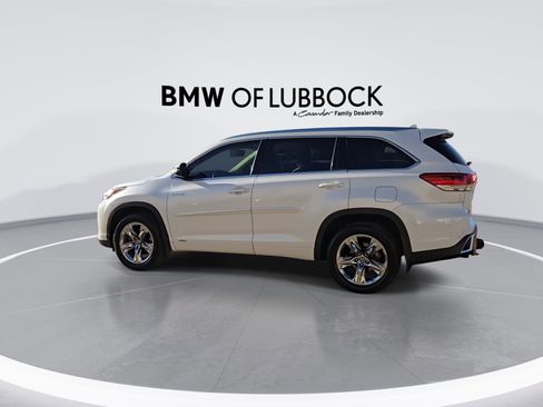 Used 2018 Toyota Highlander Limited Platinum w/ Carpet Mat Package (TMS) image 6