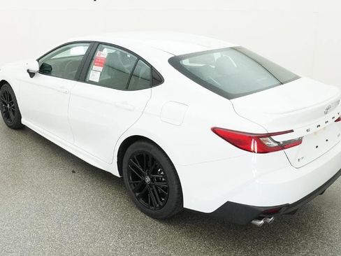 Used 2026 Toyota Camry SE FWD image 44