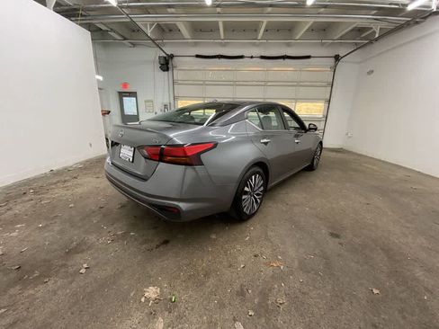 Used 2023 Nissan Altima 2.5 SV image 6