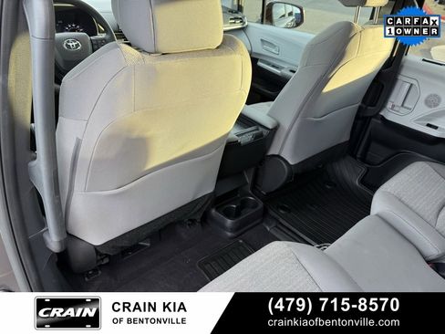 Used 2025 Toyota Sienna LE image 27