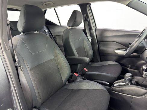 Used 2019 Nissan Kicks SV image 30