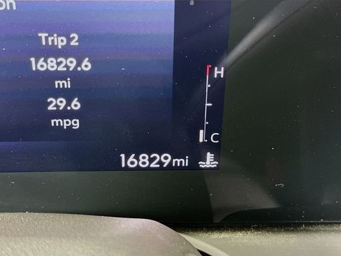 Used 2024 Buick Envista Preferred w/ Convenience II Package image 12