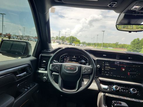 Certified 2026 GMC Sierra 1500 AT4 w/ AT4 Premium Package AWD/4WD image 18