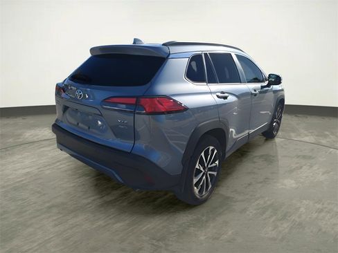 Used 2024 Toyota Corolla Cross XLE image 5