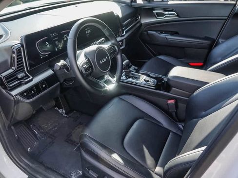 Certified 2023 Kia Sportage EX image 16