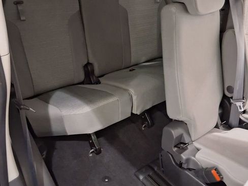 Used 2022 Toyota Sienna LE image 10