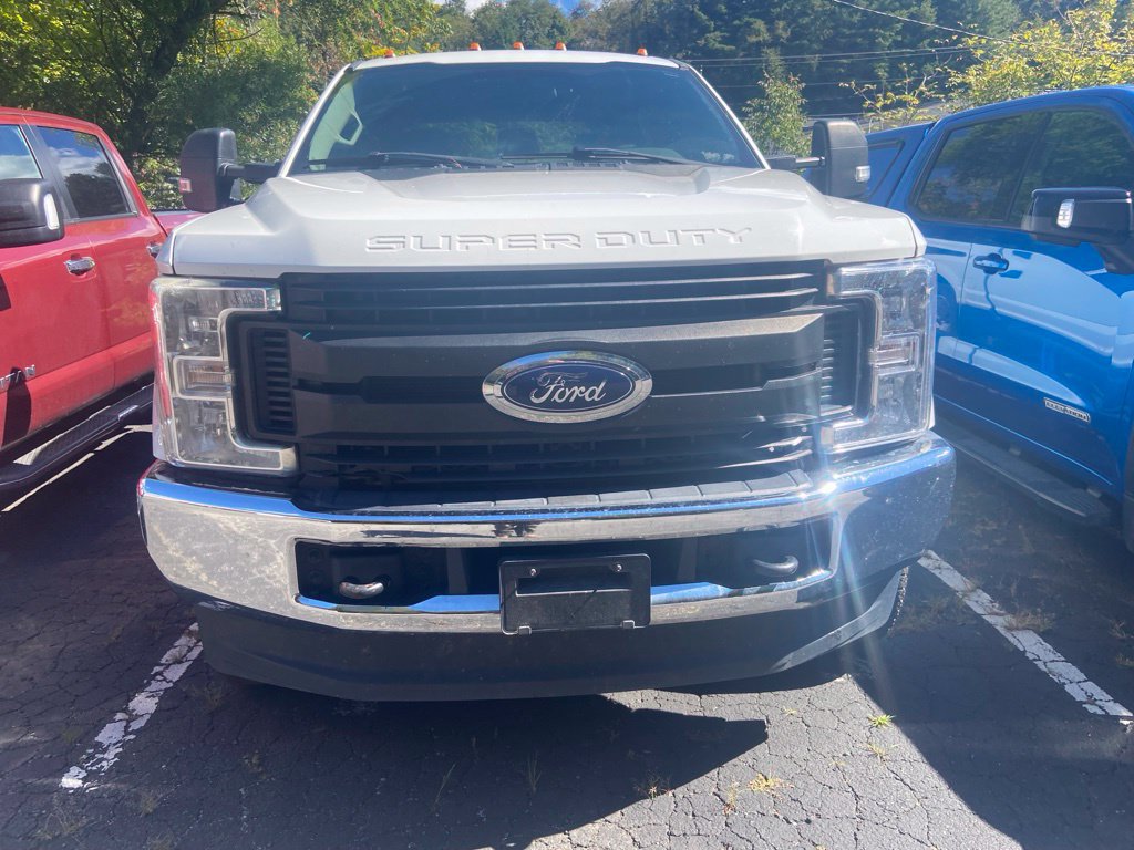 Used 2018 Ford F250 XL w/ Power Equipment Group AWD/4WD image 5