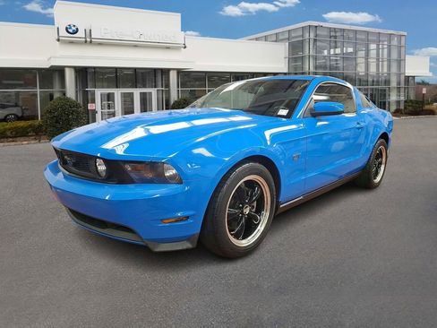 Used 2010 Ford Mustang GT image 1
