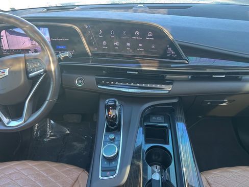 Used 2023 Cadillac Escalade ESV Premium Luxury image 14