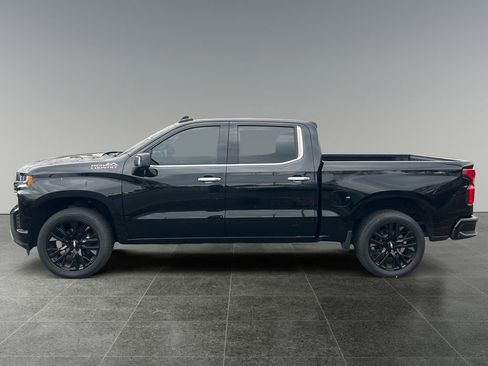 Used 2022 Chevrolet Silverado 1500 High Country w/ Technology Package image 4