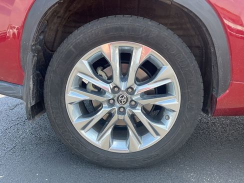 Used 2021 Toyota Highlander Limited AWD/4WD image 11
