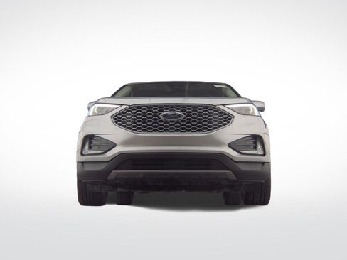 Used 2023 Ford Edge SEL w/ Convenience Package image 3