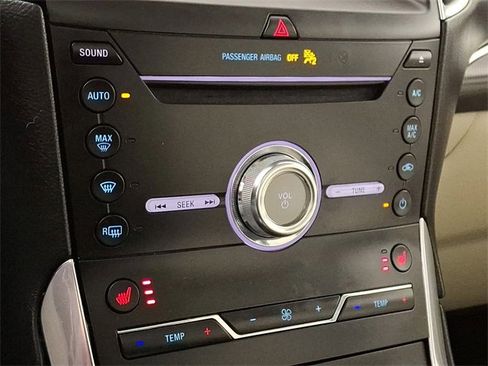 Used 2019 Ford Edge Titanium w/ Cold Weather Package image 18