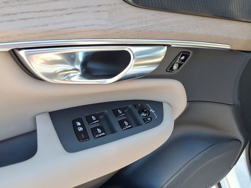 New 2026 Volvo XC90 T8 Plus w/ Protection Package Premier image 11