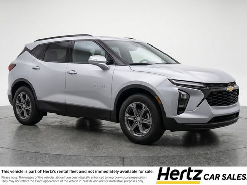 Used 2025 Chevrolet Blazer LT FWD image 1