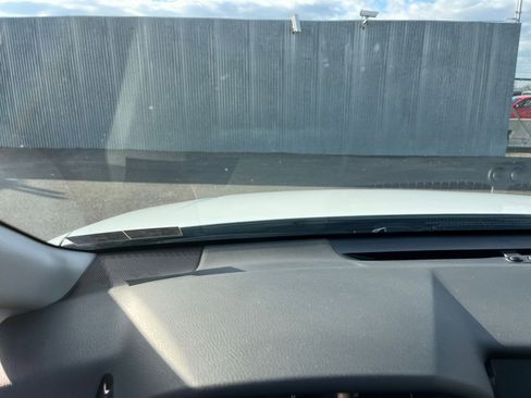 Used 2025 Toyota Camry LE image 33