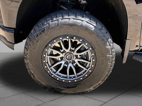 Used 2020 Chevrolet Silverado 1500 LT Trail Boss AWD/4WD image 10