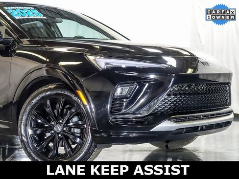 Certified 2025 Buick Envista Sport Touring image 3