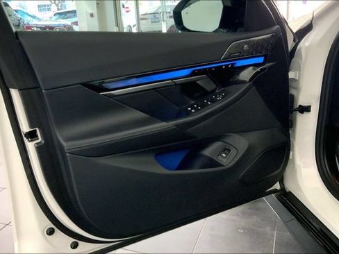 Used 2024 BMW i5 M60 w/ Premium Package AWD/4WD image 10