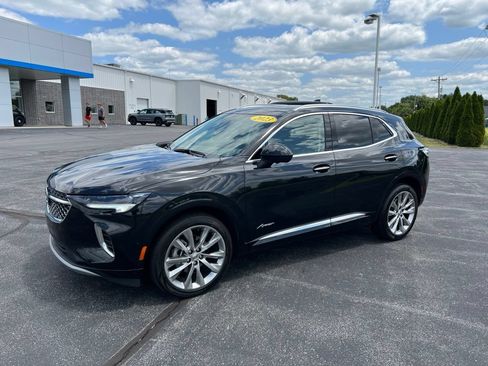 Used 2023 Buick Envision Avenir FWD image 3