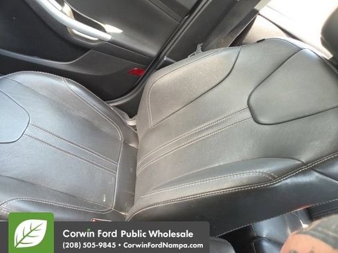 Used 2014 Ford Focus SE w/ Equipment Group 201A FWD image 4