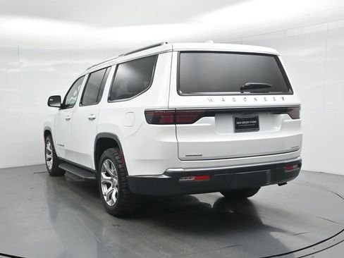 Used 2022 Jeep Wagoneer Series II image 28
