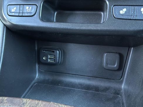 Used 2022 GMC Canyon Denali image 24