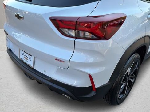 Used 2022 Chevrolet TrailBlazer RS w/ Sun and Liftgate Package FWD image 36