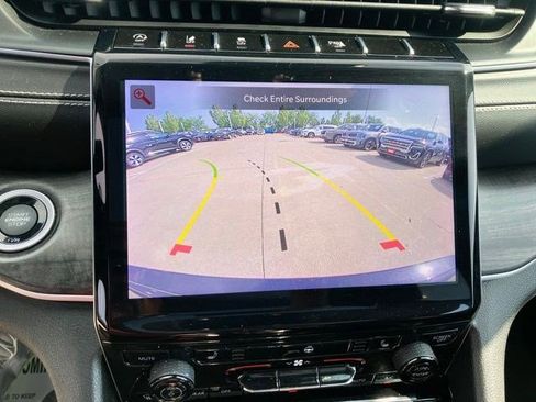 Certified 2023 Jeep Grand Cherokee Limited AWD/4WD image 21