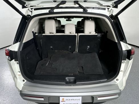 Used 2022 Nissan Pathfinder SL image 34