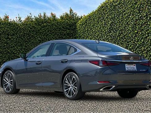Used 2025 Lexus ES 350 w/ Premium Package FWD image 6