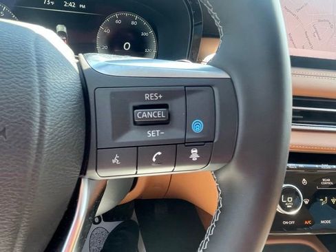 Used 2025 INFINITI QX60 Sensory AWD/4WD image 16