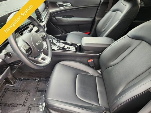 Used 2025 Kia Sportage EX AWD/4WD image 9