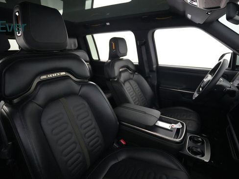 Used 2025 Rivian R1S Adventure AWD/4WD image 23