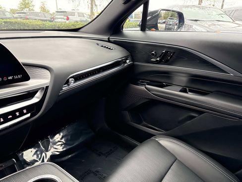Used 2025 Cadillac Lyriq Sport image 24