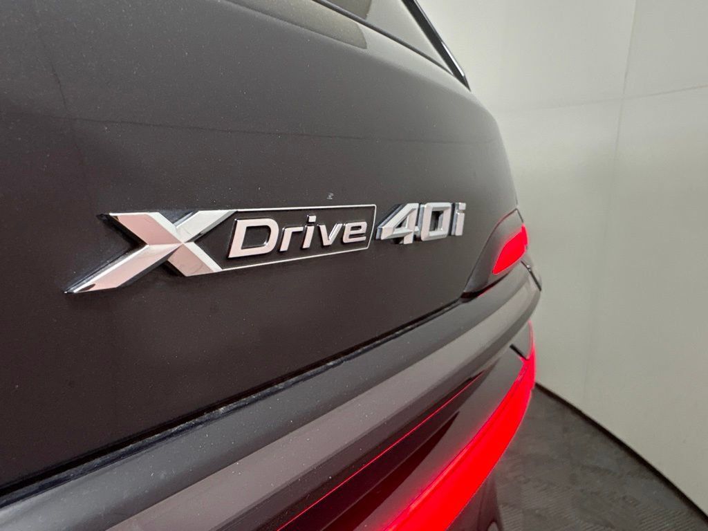 Certified 2026 BMW X7 xDrive40i w/ Executive Package AWD/4WD image 11