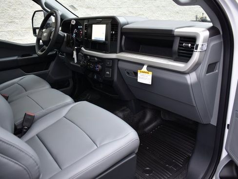 New 2025 Ford F350 XL w/ XL Chrome Package image 33