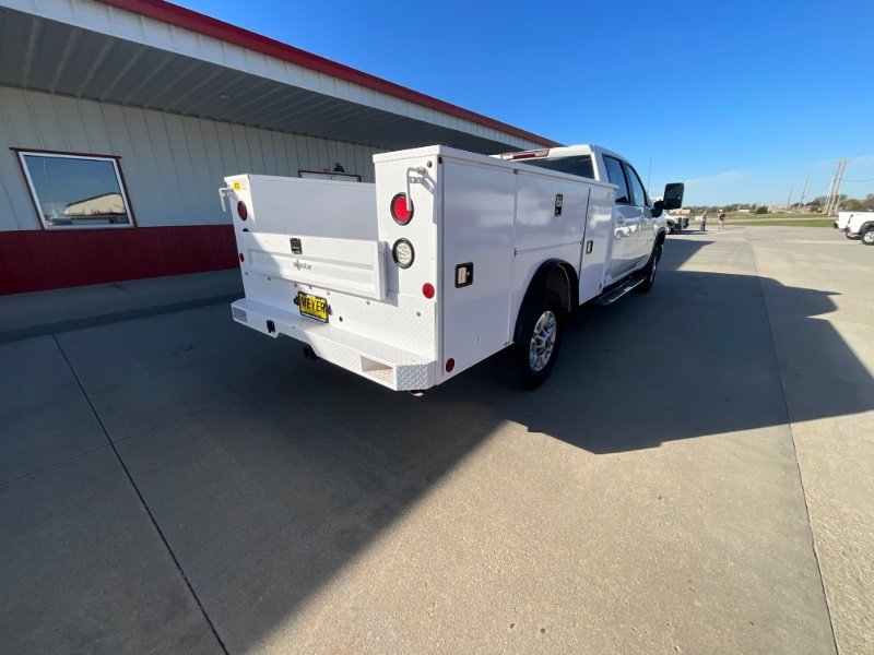 Used 2025 Chevrolet Silverado 2500 LT w/ Convenience Package AWD/4WD image 9