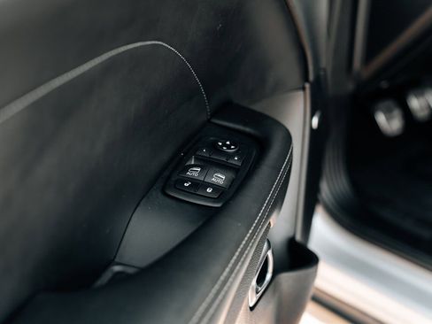 Used 2019 Dodge Challenger R/T w/ Plus Package image 17