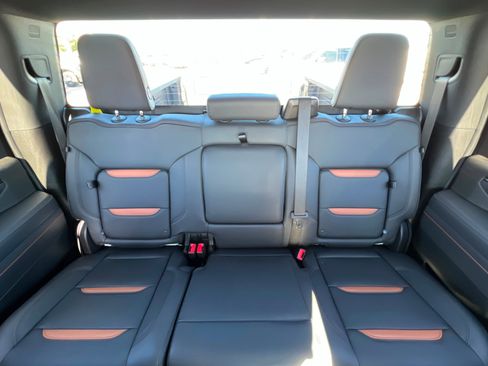 Certified 2025 GMC Sierra 2500 AT4 image 25