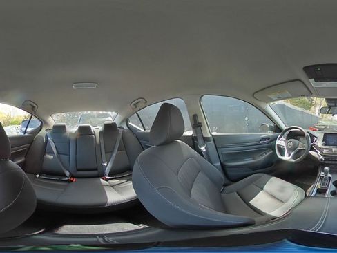 Used 2025 Nissan Altima 2.5 SV FWD image 42
