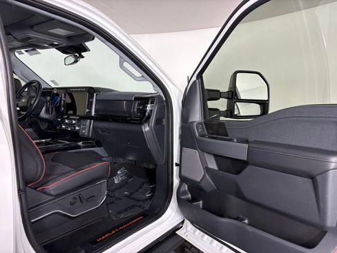 Used 2024 Ford F250 Lariat w/ Lariat Ultimate Package image 33