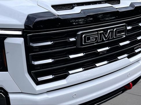 Used 2024 GMC Sierra 2500 AT4 w/ AT4 Premium Plus Package AWD/4WD image 30